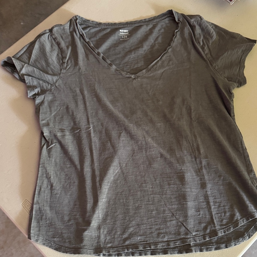 Universal Thread Charcoal V-Neck Tee